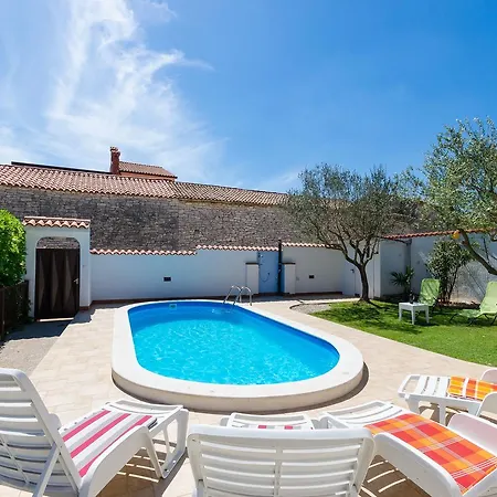 House Damir Holiday home *