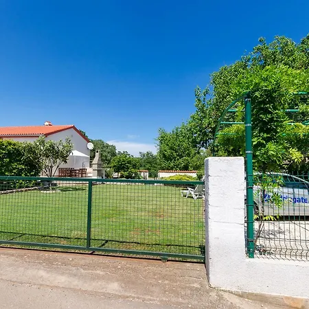 House Damir * Marčana