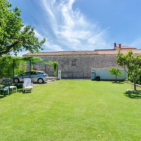Feriehus House Damir *